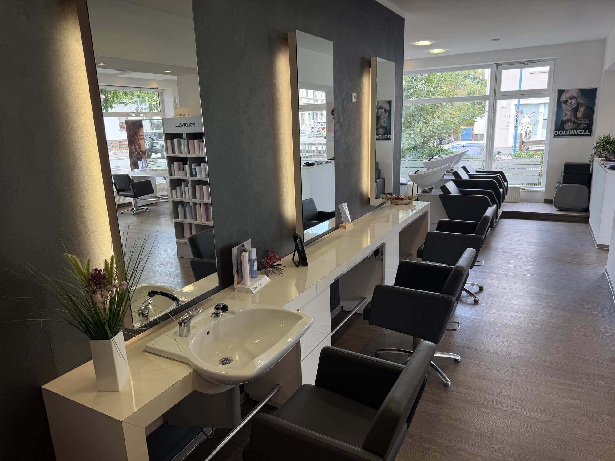 Großzügige Spiegelplätze