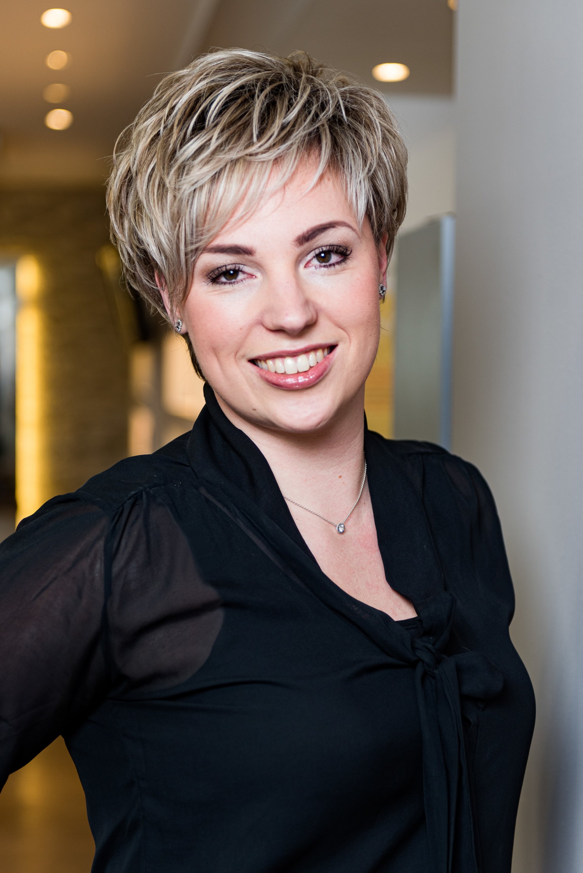 Friseurmeisterin Lena Rüggeberg vom Friseurteam Rüggeberg